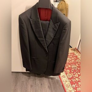 Suitsupply Lazio Black Tuxedo in 36R (30 pant)